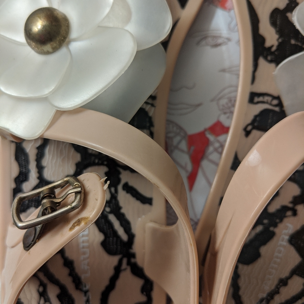 Sandals - Picture 6 of 11
